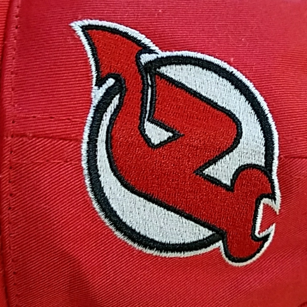 Devils Hat - Picture 2 of 3